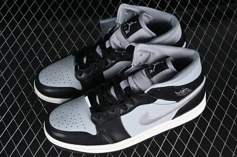 All categories Air Jordan Jordan series basketball shoes Air Jordan 1 Mid Air Jordan 1 Mid SE "Black Chrome" AJ1 Joe 1 Smoked Panda mid-top basketball shoes FB9892-002